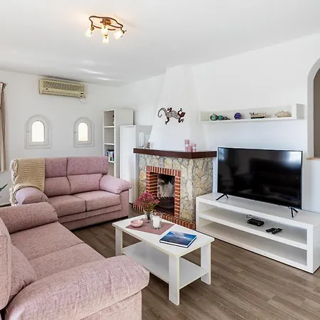 Caules * סון באו